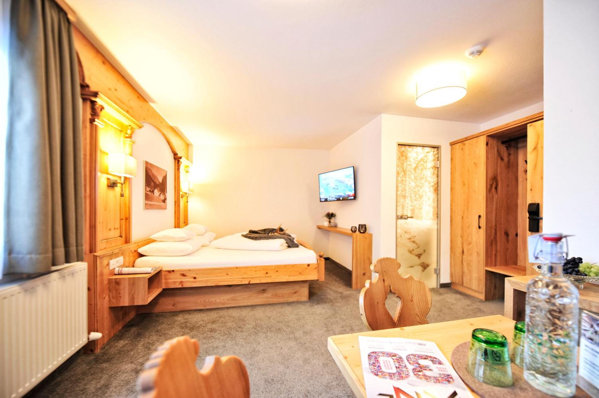Hotel Garni Bellevue Ischgl Exteriör bild