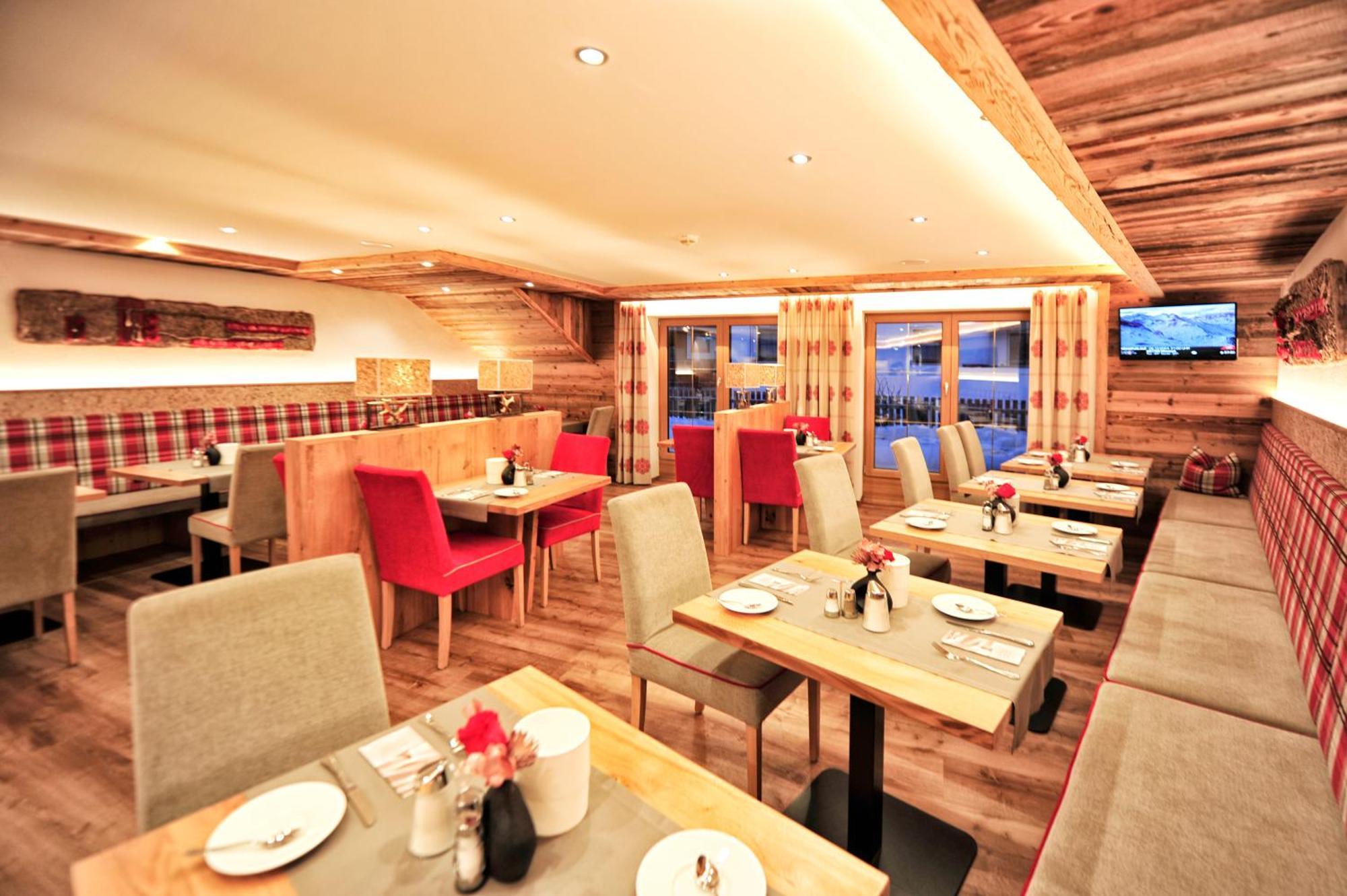 Hotel Garni Bellevue Ischgl Exteriör bild